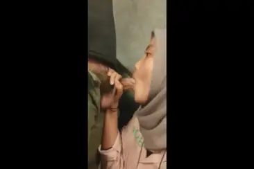 Jilbab Nurut Nyedot Urat Tegang Demi Cuan poster